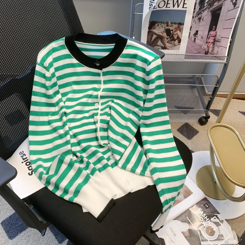 

Новинка Осень-зима 2023, маленький вязаный джемпер из шерсти в полоску, с длинными рукавами и блокировкой, женский кардиган, куртка