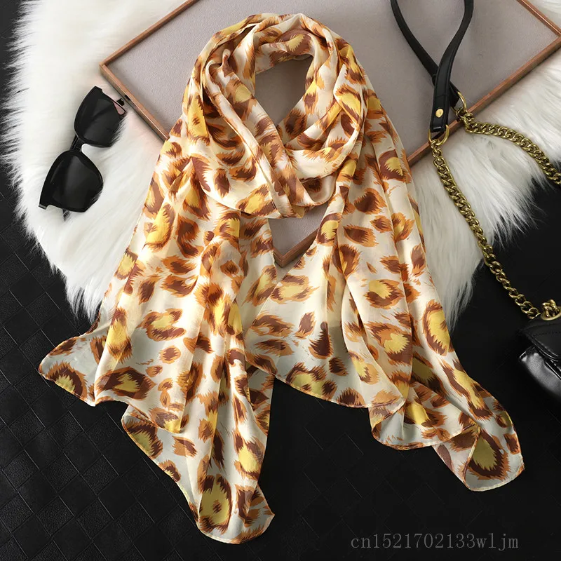 2024 Fashion Printed Leopard Chiffon Hijab Scarf Women Pareo Lady Bandanas Beach Towels Summer Muslim Veil Wrap Female Foulard images - 6