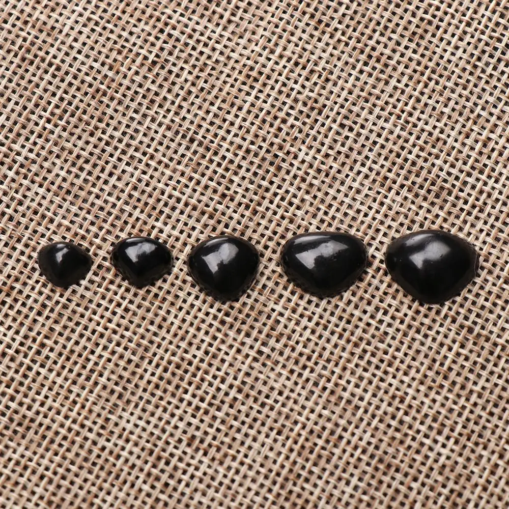 100Pcs Plastic Triangle Nose For Amigurumi Animal Bear Puppet Dolls Toys Safety Doll Nose Crochet Doll Making Accessories