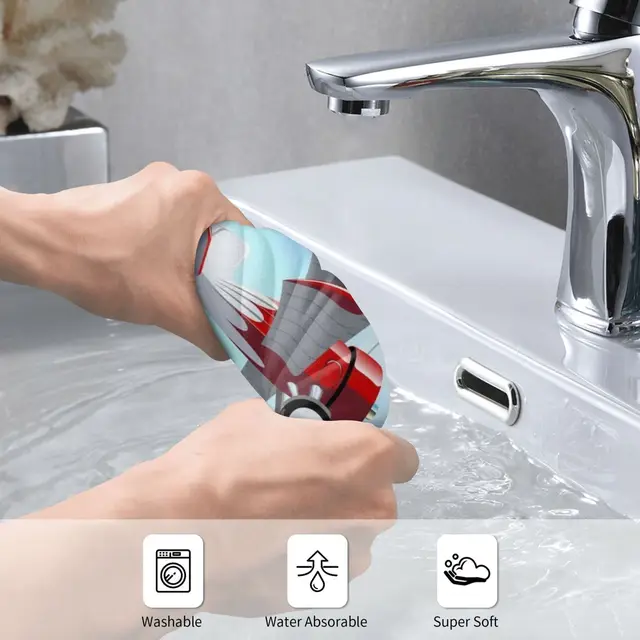 다채로운 만화 복엽 비행기 타월로 수영 모험에서 편안함과 세련함을 누리세요.