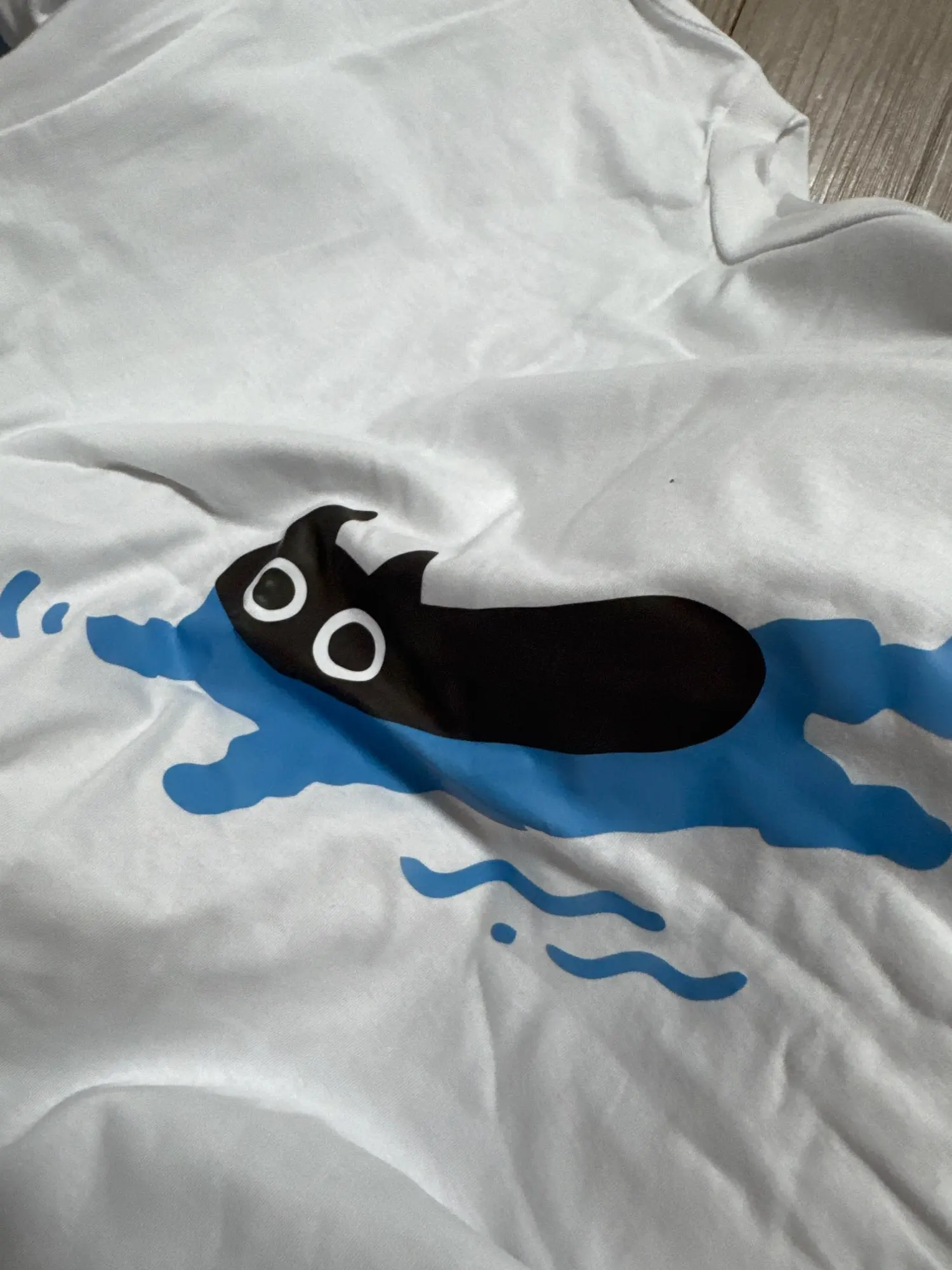 Swimming through - Kuro Neko T-Shirt photo review