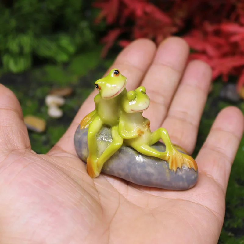 

1Pcs Simulation Mini Frog Resin Ornament Miniature Figurine Landscaping Home Garden Decoration Micro Landscape Terrarium Craft