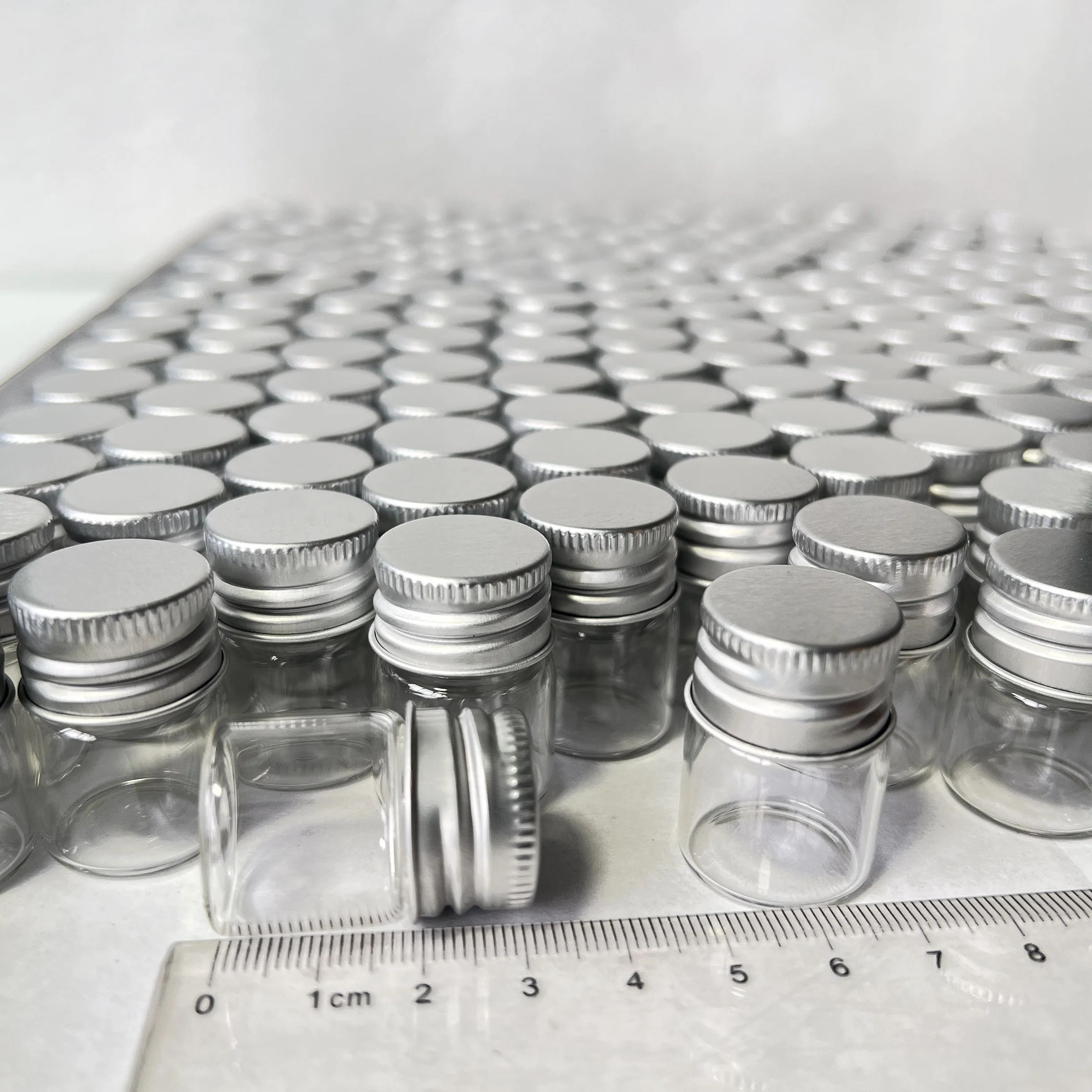 50 /100 Pcs 5ml 13*22*30mm Tiny Glass Jars with Silver Screw Caps - Perfect Mini Decorative Vials! Glass bottles 3