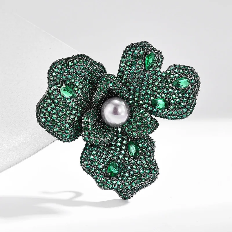 French High-end Retro Exquisite Flower Brooch Luxury Green Cubic Zirconia Classical Design Coat Pin Spring and Autumn Corsage