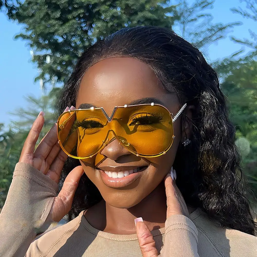 

Hip Hop One Piece Sunglasses Fashion UV400 Metal Frame Punk Eyewear Y2K Shades for Women & Men