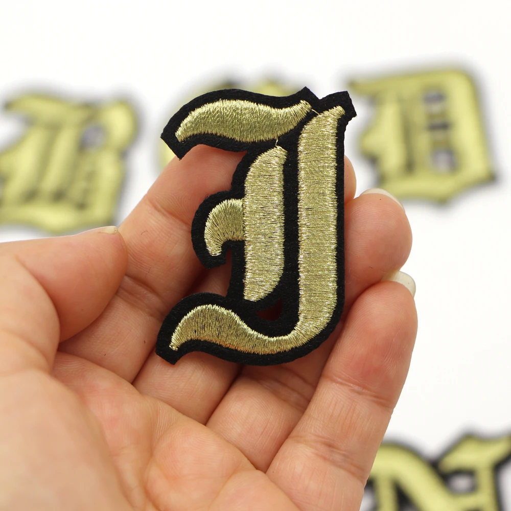 1PC Goldene Griechische Buchstaben Stickerei Patches Eisen Auf Buchstaben Patch A-Z Patch Gestickte Patch Nähen Auf Patch für Kleidung Name Diy – Detail 11