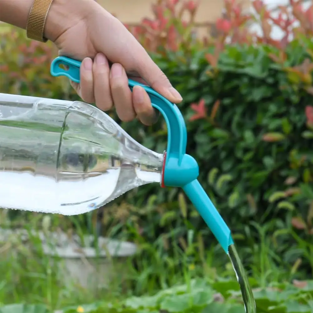 Dual-Purpose Gardening Watering Bottle with Spout and Spray功能