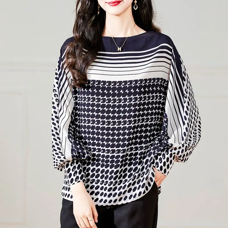 

2023 Spring and Autumn French Style Elegant Commuting Simplicity One Line Collar Checkered Print Loose Western Versatile Shirt
