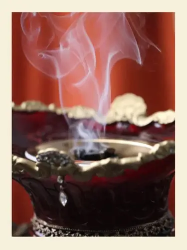 Oud - Infused Aroma Bakhoor | Warm Woody Milky Aroma Incense Wood Chips  | Arabian Luxury Scent  20 - 160g - Image 4