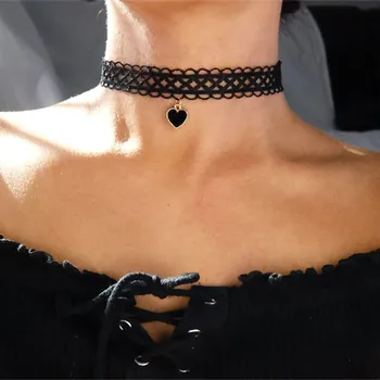 Collana con ciondolo di perle artificiali a forma di cuore in pizzo nero moda vintage Collana da donna femminile sexy semplice girocollo gioielli da festa da donna 1