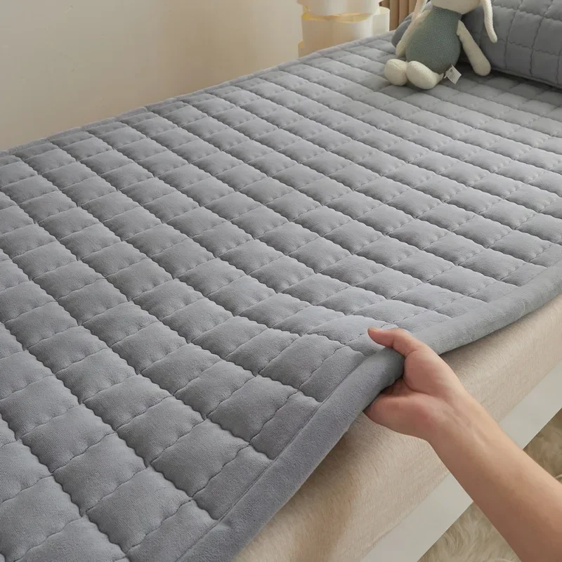 Soft Milk Velvet Winter Warm Quen Mattress Toppers Home Dormitory ...