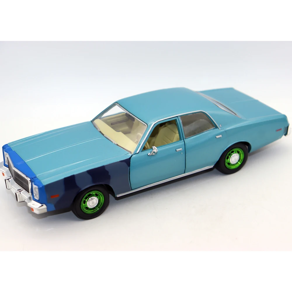 Die-cast 1/24 Scale Simulation Alloy Static Model 1977 Plymouth Fury Sports Car Collection Souvenirs