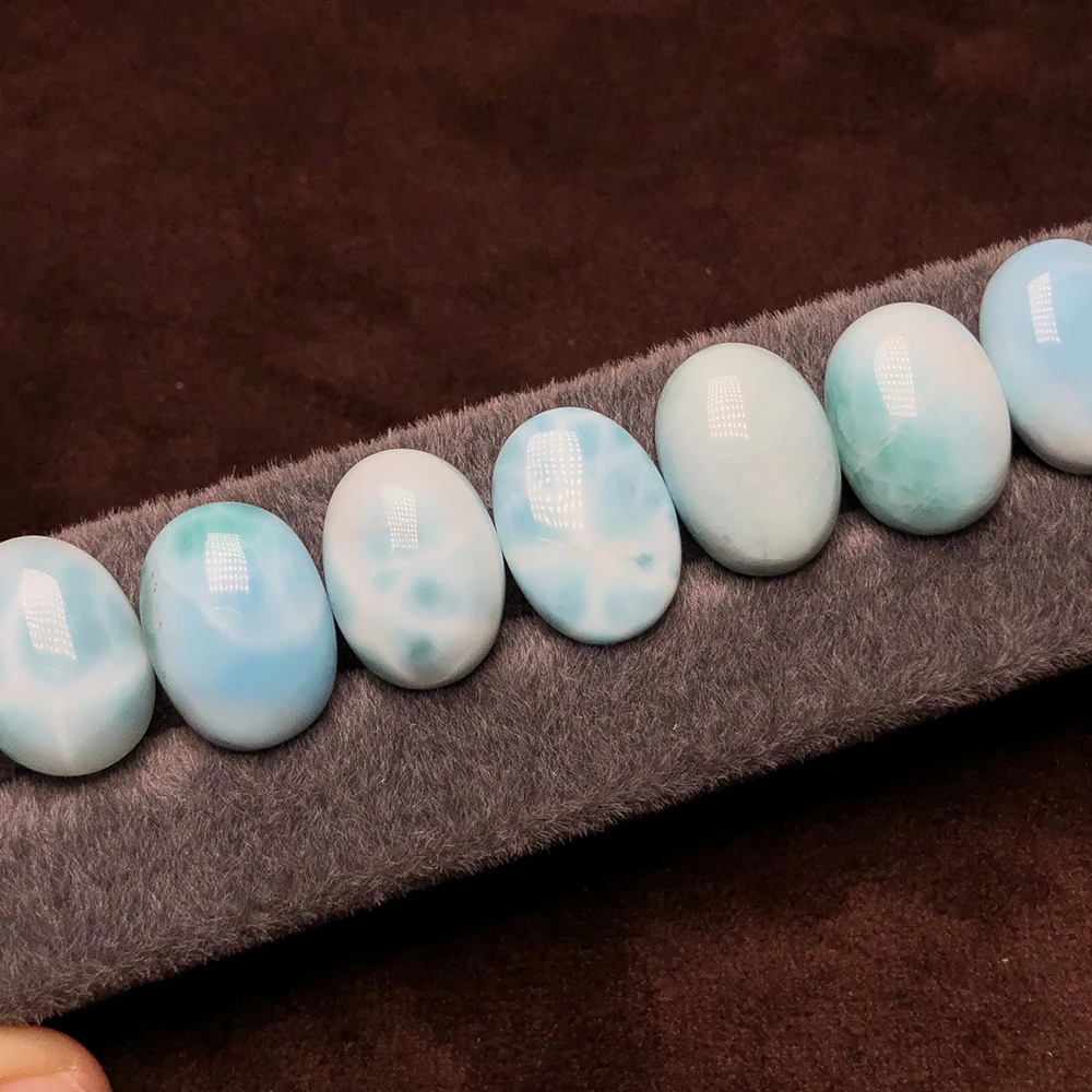 Natural oval shaped Lalima 18 * 12 * 6 bare stone of high quality, can be paired with earrings, necklaces, rings, and stones