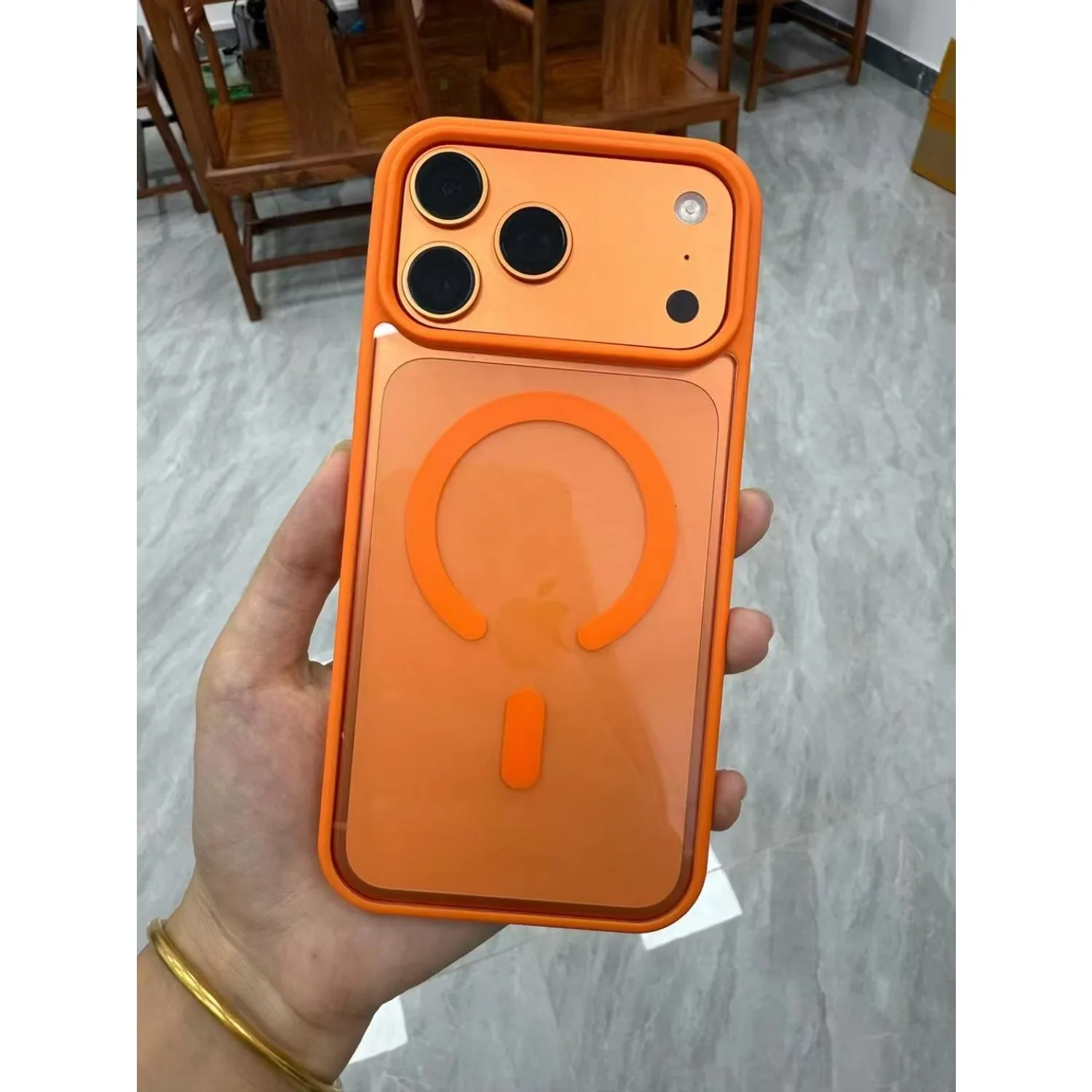 Luxury Magnetic Wireless Charging Case - Transparent Hard Back Cover