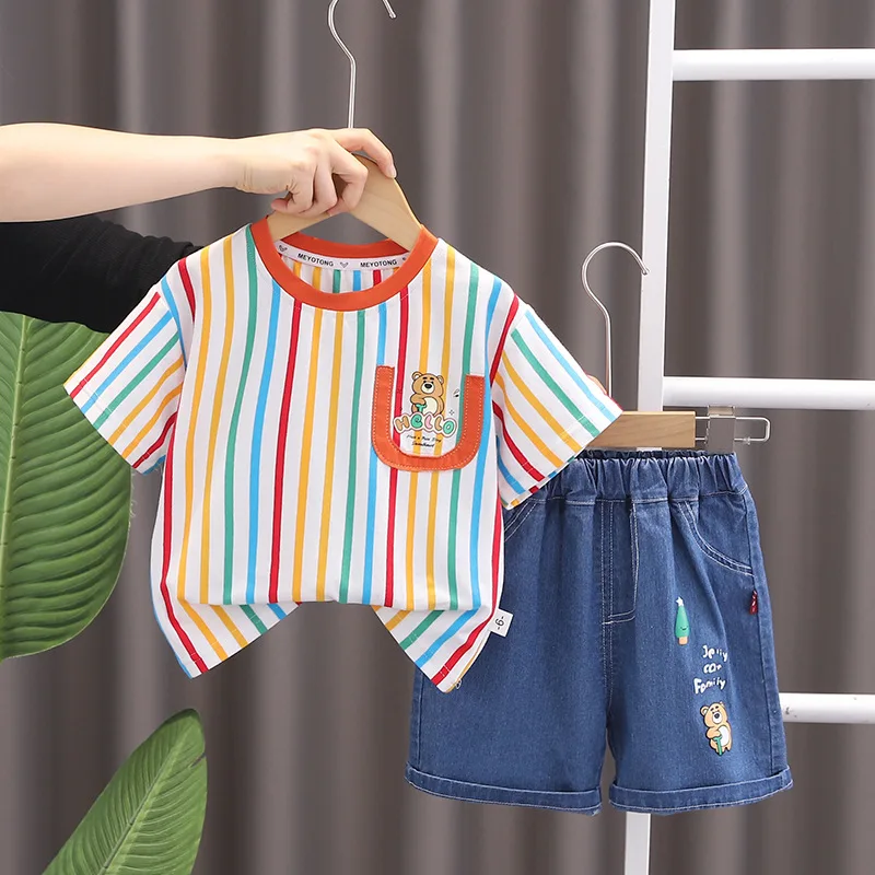 

2024 Western Baby Boy Summer Clothes Suit for Kids Boys Fashion Rainbow Vertical Striped Short Sleeve T-shirts and Shorts Outfit