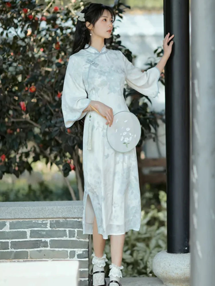 Exquisite women's cheongsam