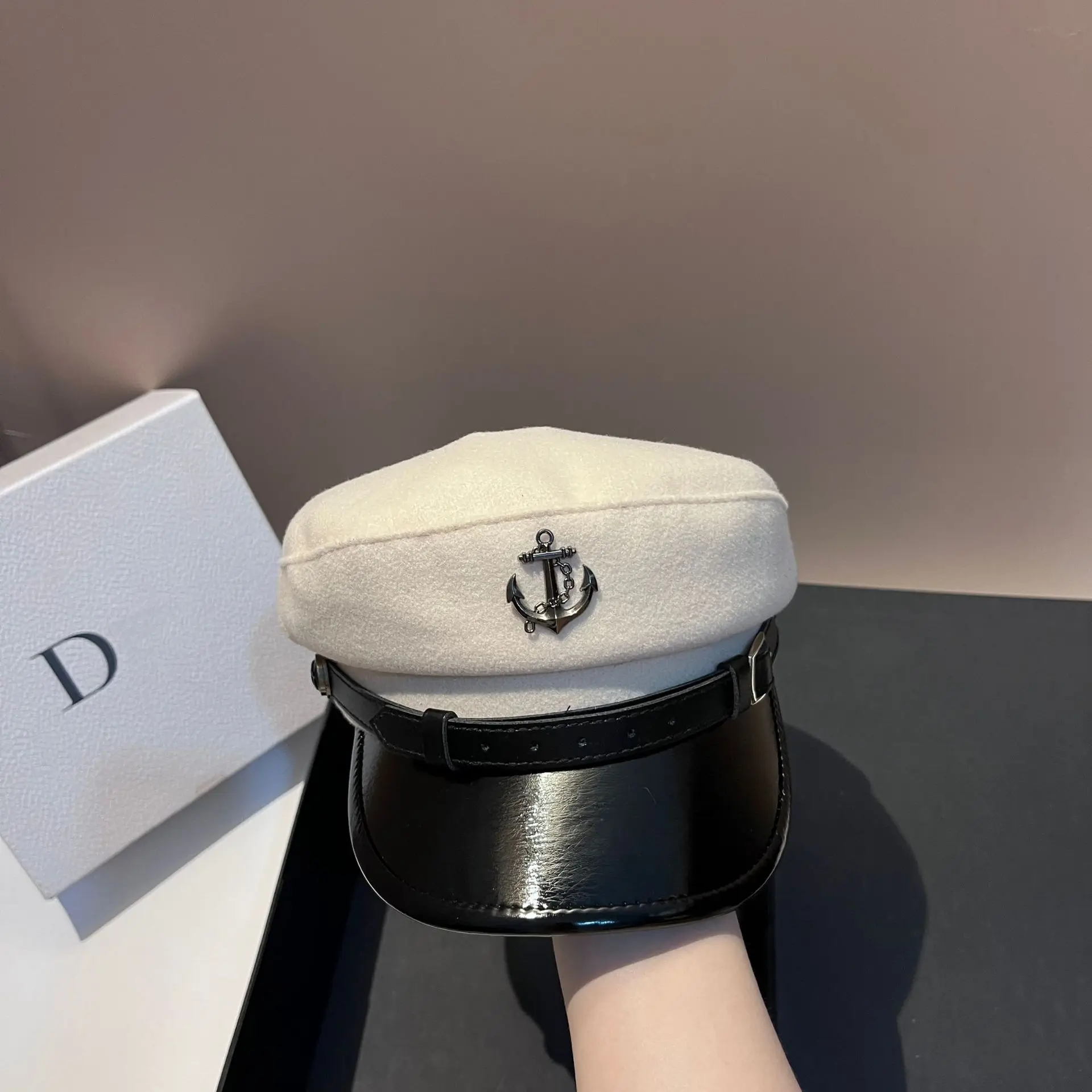 Nieuwe wollen riem marinehoed, Europese en Amerikaanse lichte luxe, modieuze en leeftijdsverminderende lederen rand, warme eendenbekhoed, krantenmeisjeshoed_voghion.com