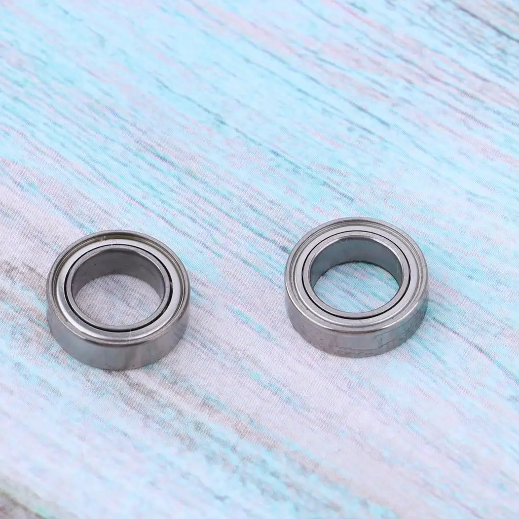 Roulement à billes RC 8x13x3.5mm en alliage argenté, vue de côté avec reflets métalliques.