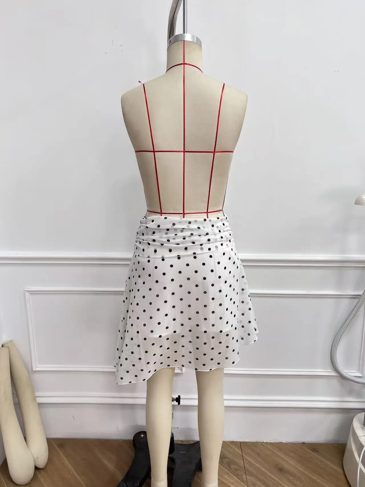 Women's polka dot midi skirt, Y2K style, asymmetrical hem, perfect for street style, 2026 Spring/Summer new arrival. 6