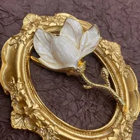 Vintage White Flower Brooch Retro Creative Elegant Plant Clothes Pins 1