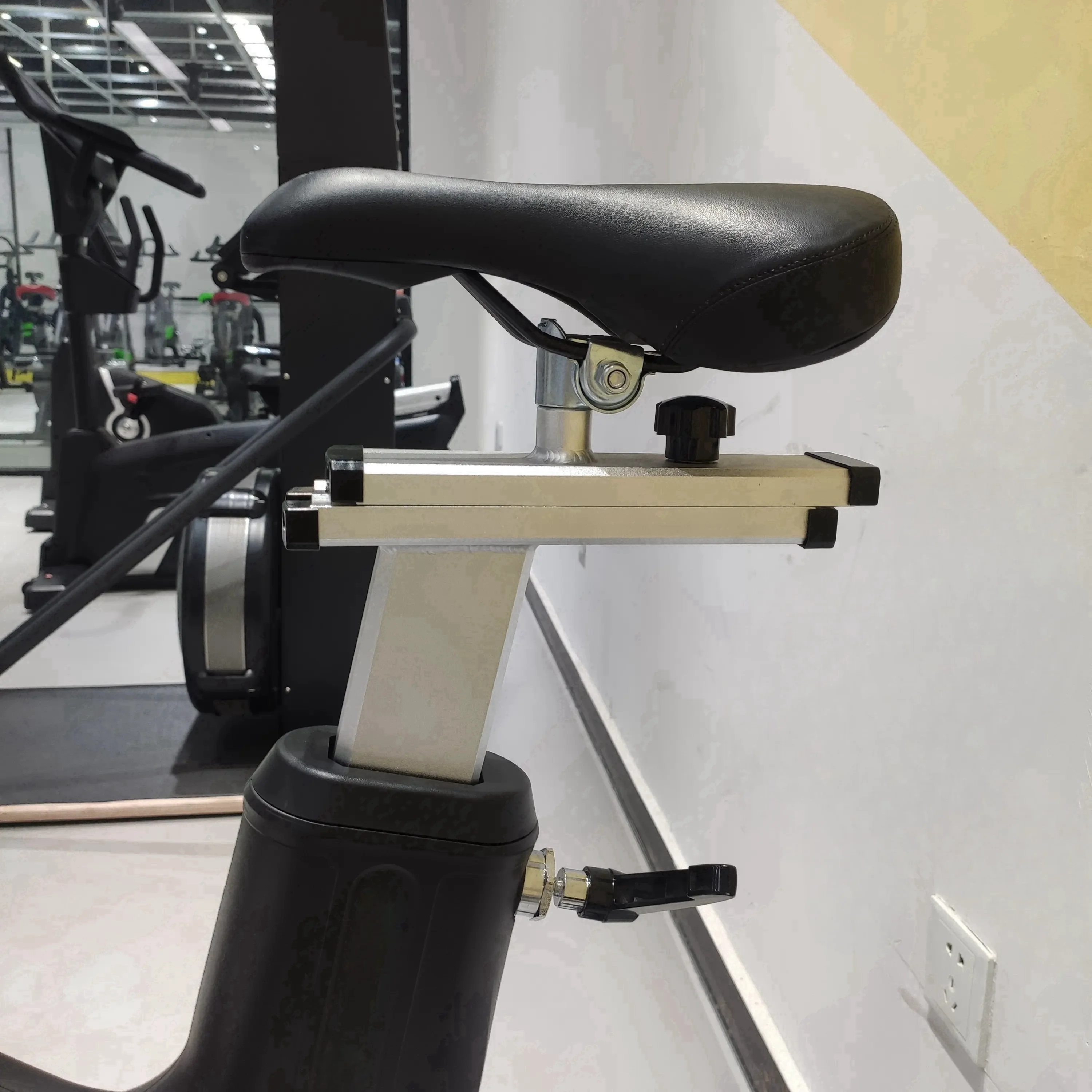 Factory Best Professional Indoor Spin Bike Commercial Magnetic Exercise Bike Steel Material For Gym Use