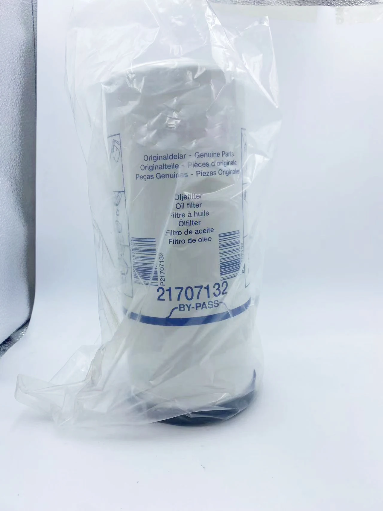 

High-quality Trucks Oil Filter 21707132 For Volvo Excavator Diesel Filters