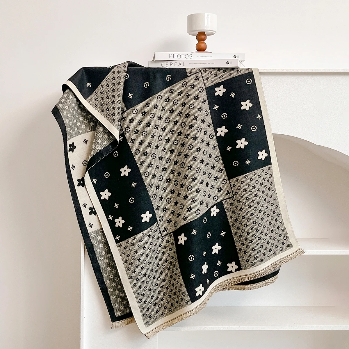 New Elegance Houndstooth Print Scarf Soft Warm Fringe Pashmina Jacquard Shawl Autumn and Winter Coldproof Windproof Blanket