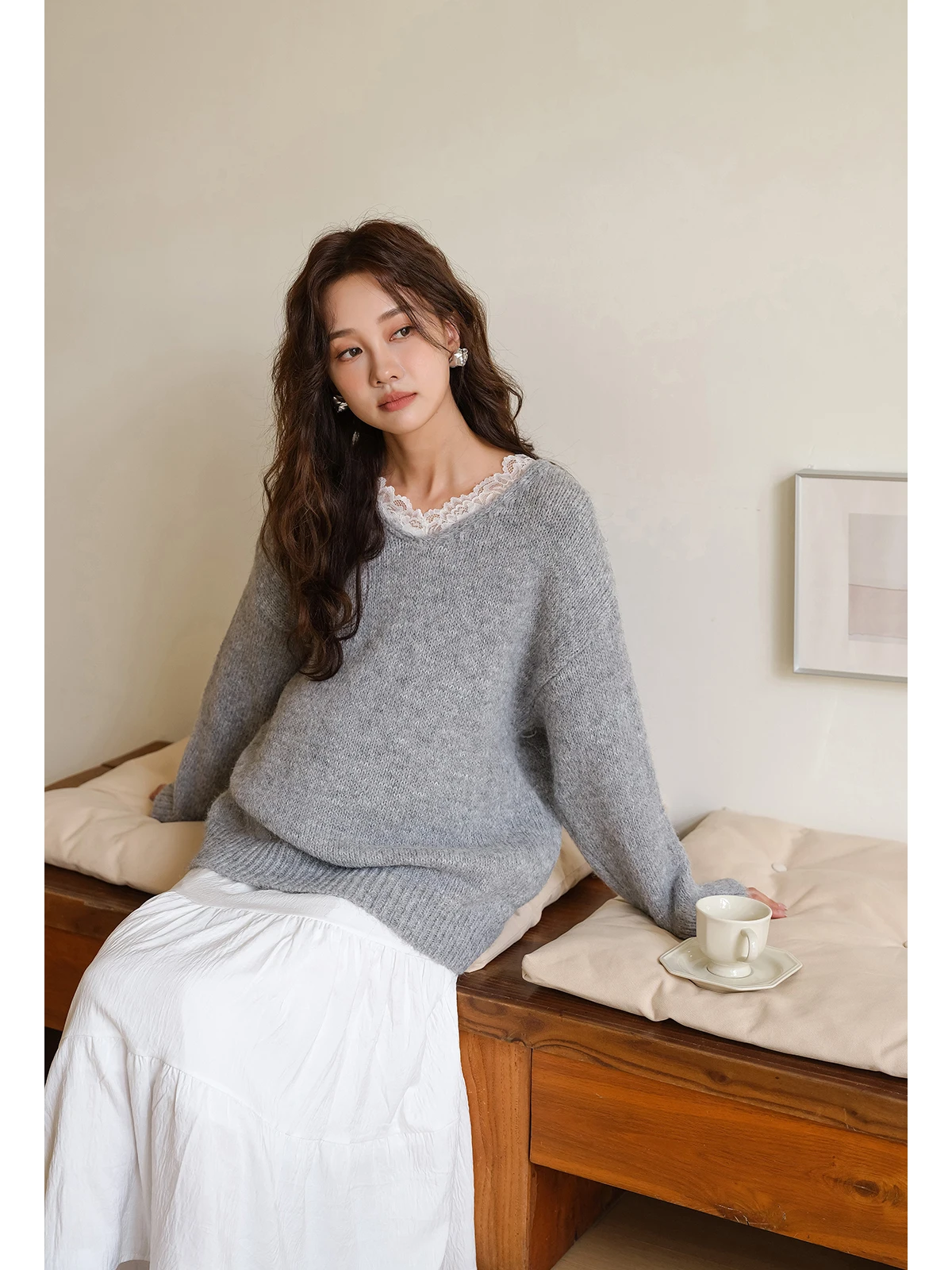 세련된 임산부 니트웨어 레이스 트림 탑 엉덩이 커버 트렌디한 한국 버전 V넥 봄 가을 신상품