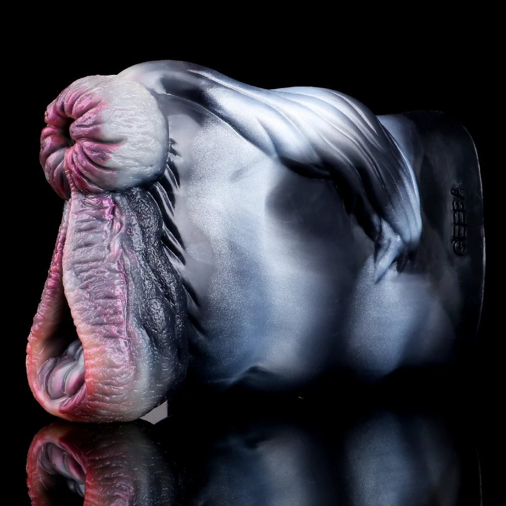 Макс Барскихтің жыныстық бағдары Әйелдер лигасының бейнебаянындағы жалаңаш актрисалар