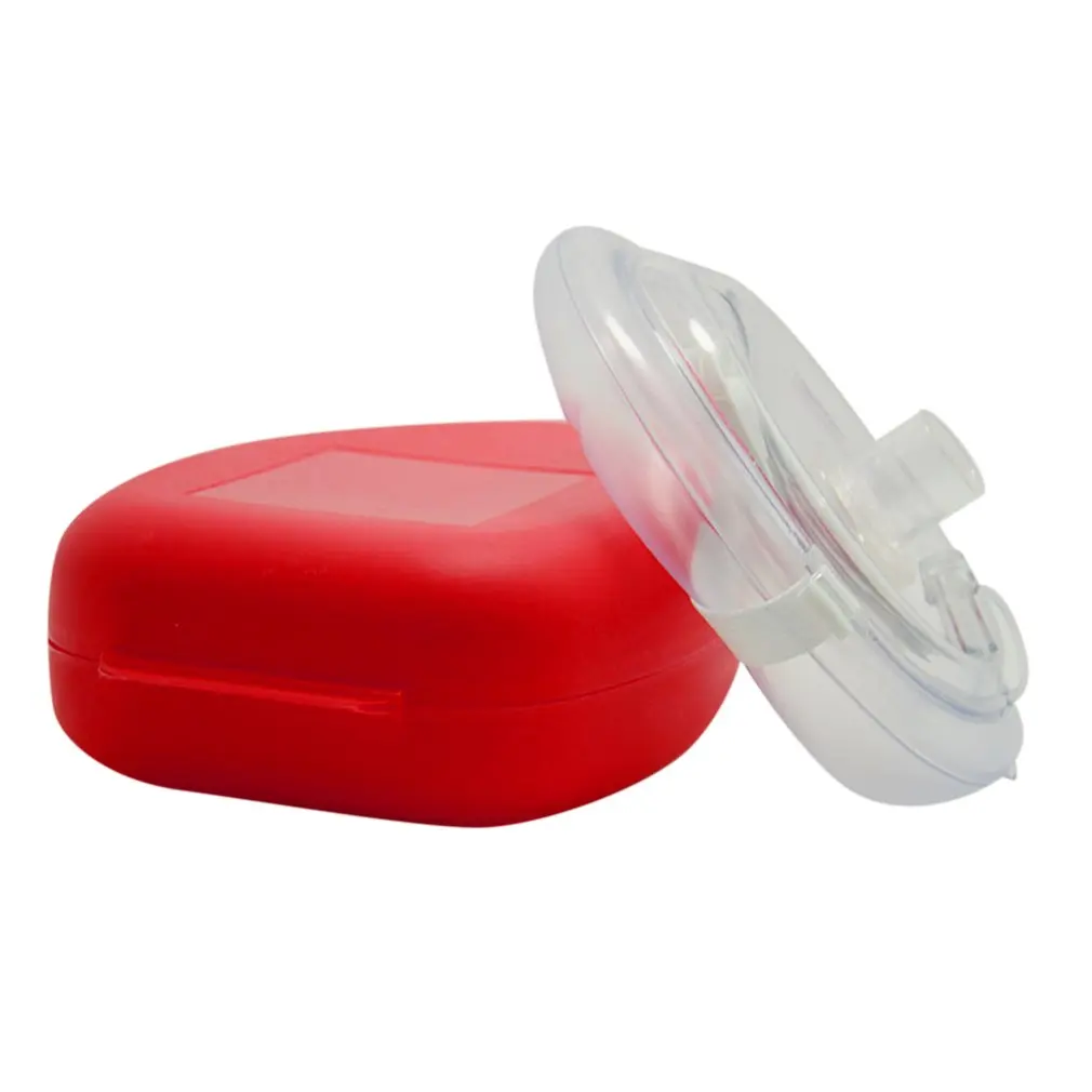 Détail de la valve unidirectionnelle du masque de RCP rouge, protection contre les infections efficace