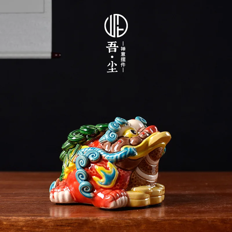 

Ceramic Chinese style three legged golden toad town home furnishings fortune attracting divine beast gifts entrance office decor