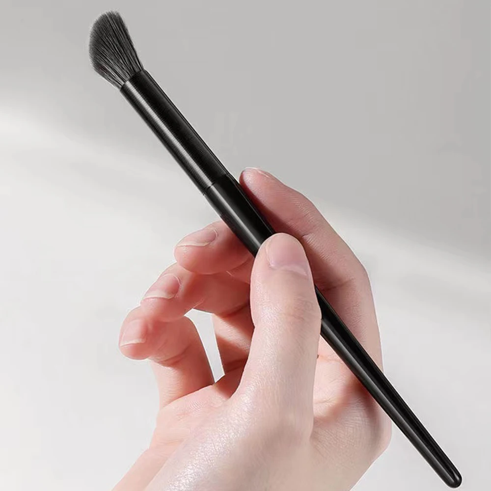 Makeup brushes Nose Shadow Brush Angled Contour Makeup Brushes Eye Nose Silhouette Eyeshadow Cosmetic Blending Concealer Brush Makeup Tools