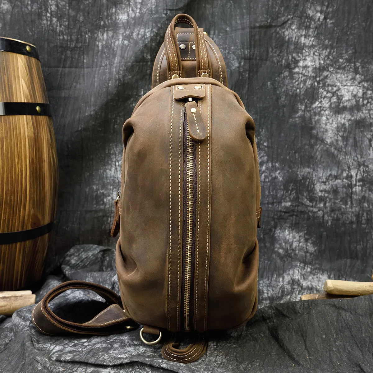 

Men's Vintage Genuine Leather Chest Bag Outdoor Large Capacity Sports Bag Headpiece Layer Cowhide Men's Diagonal Straddle Bag