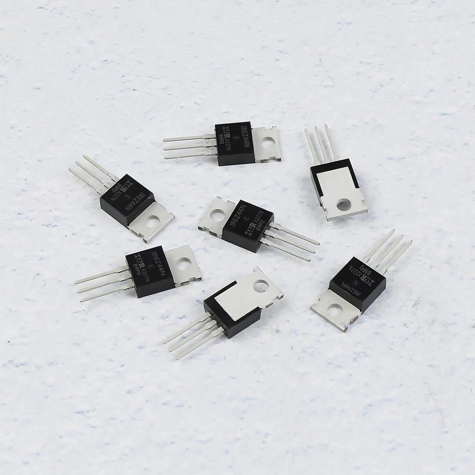 50 Pezzi IRFZ44N – Transistor MOSFET N-Channel 55V 49A, IRFZ44NPBF, International Rectifier, Confezione Inclusa