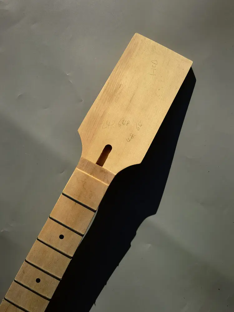 

Yinfente New Guitar Neck 24fret 25.5inch Maple Fretboard Dot Inlay Paddle Guitar Necks