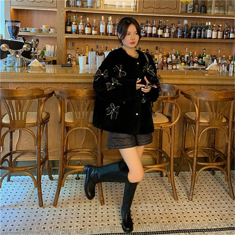 2023 Winter New Women's Fur Cardigan High Quality 100% Wool Temperament Thick Warm Short Coat Fashion Charm Bow Fur Coat