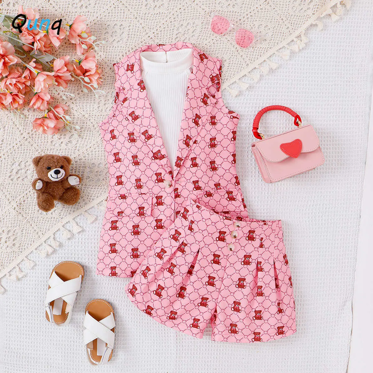

Qunq 2023 Summer Girls Cartoon Sleeveless Lapel Suit Coat And Hanging Neck Vest Top+Shorts 2 Pieces Set Casual Children's Shoes