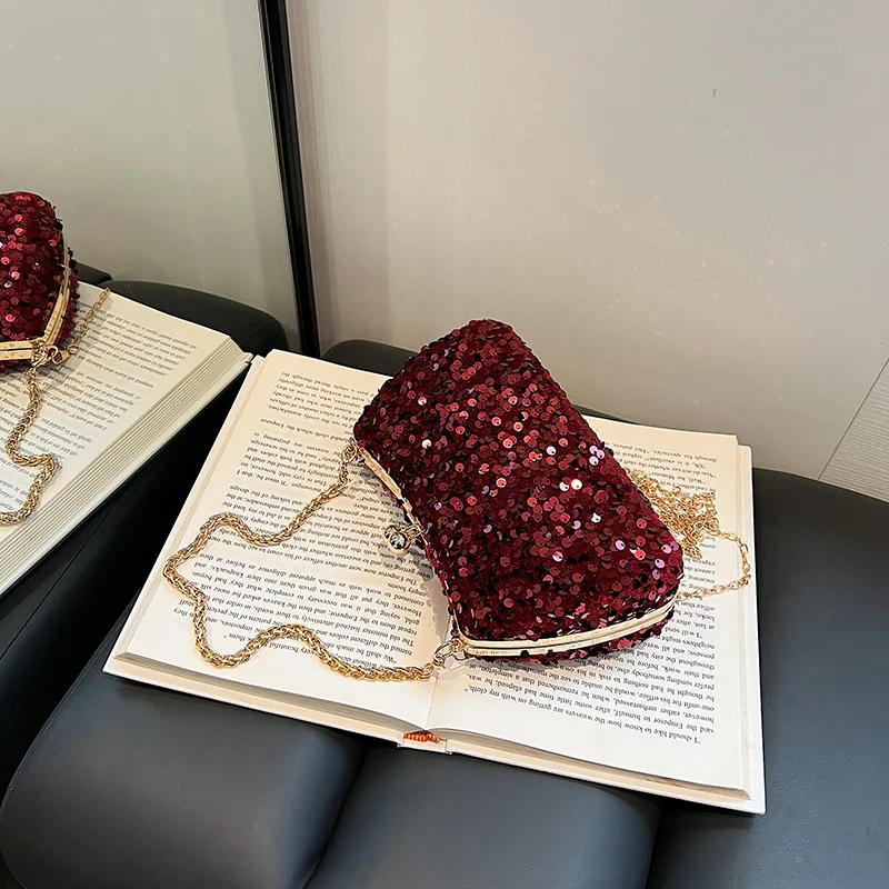 Рисунок 4 - Модные роскошные маленькие клатчи