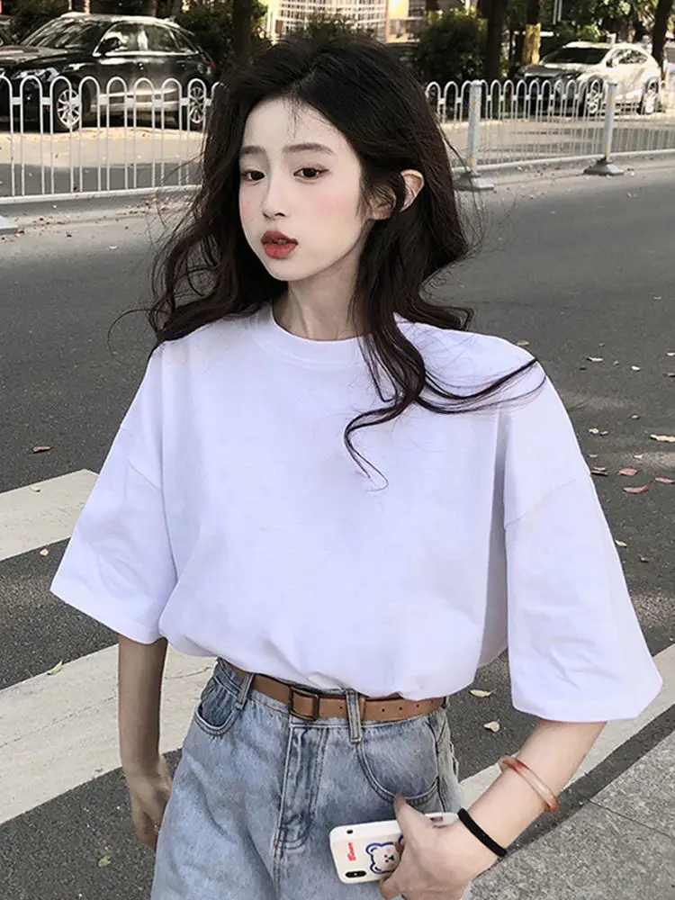 Рисунок 4 - Футболка женская с коротким рукавом и круглым вырезом