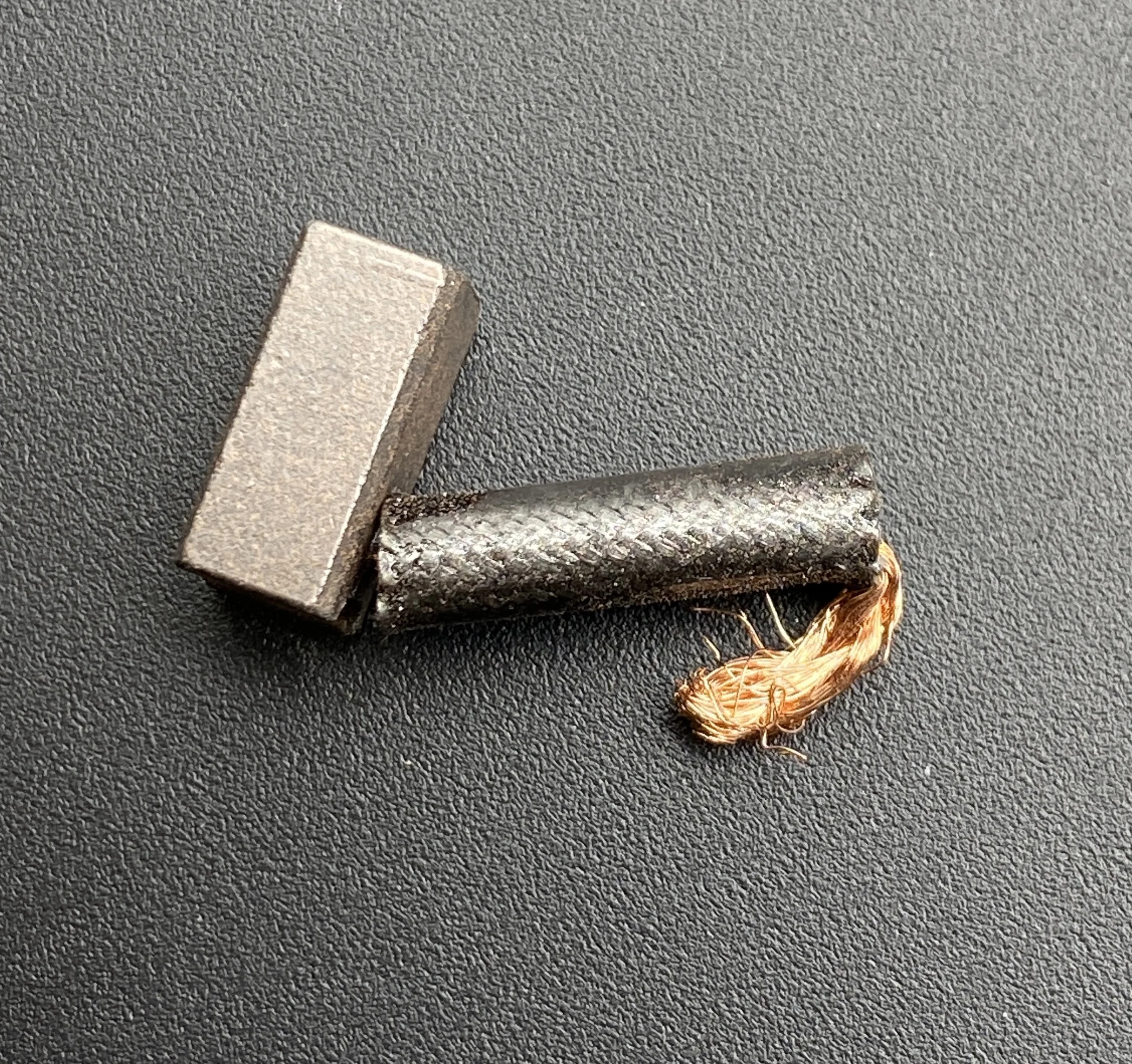 motorcycle Carbon Brush for GY6 CA250 WH100 for Honda GS GN CBT125 Starter Motor motorcycle carbon brush