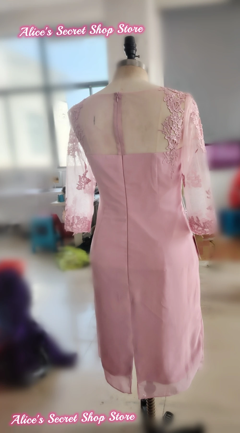 Elegant Gossamer Half Sleeve Mother of the Bride Dress O-Neck Appliqued Short Wedding Guest Prom Formal Dress
