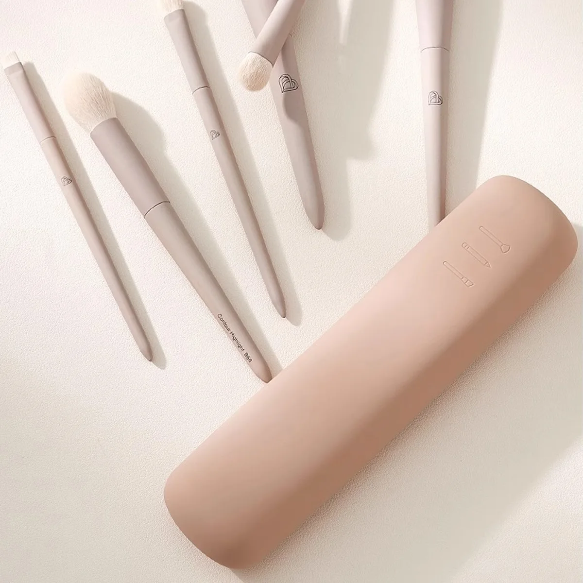 Girls Travel Makeup Storage Artifact Portable Clean and Waterproof Makeup Brush Holder Silicone Brush Bag Independent Sponge Box