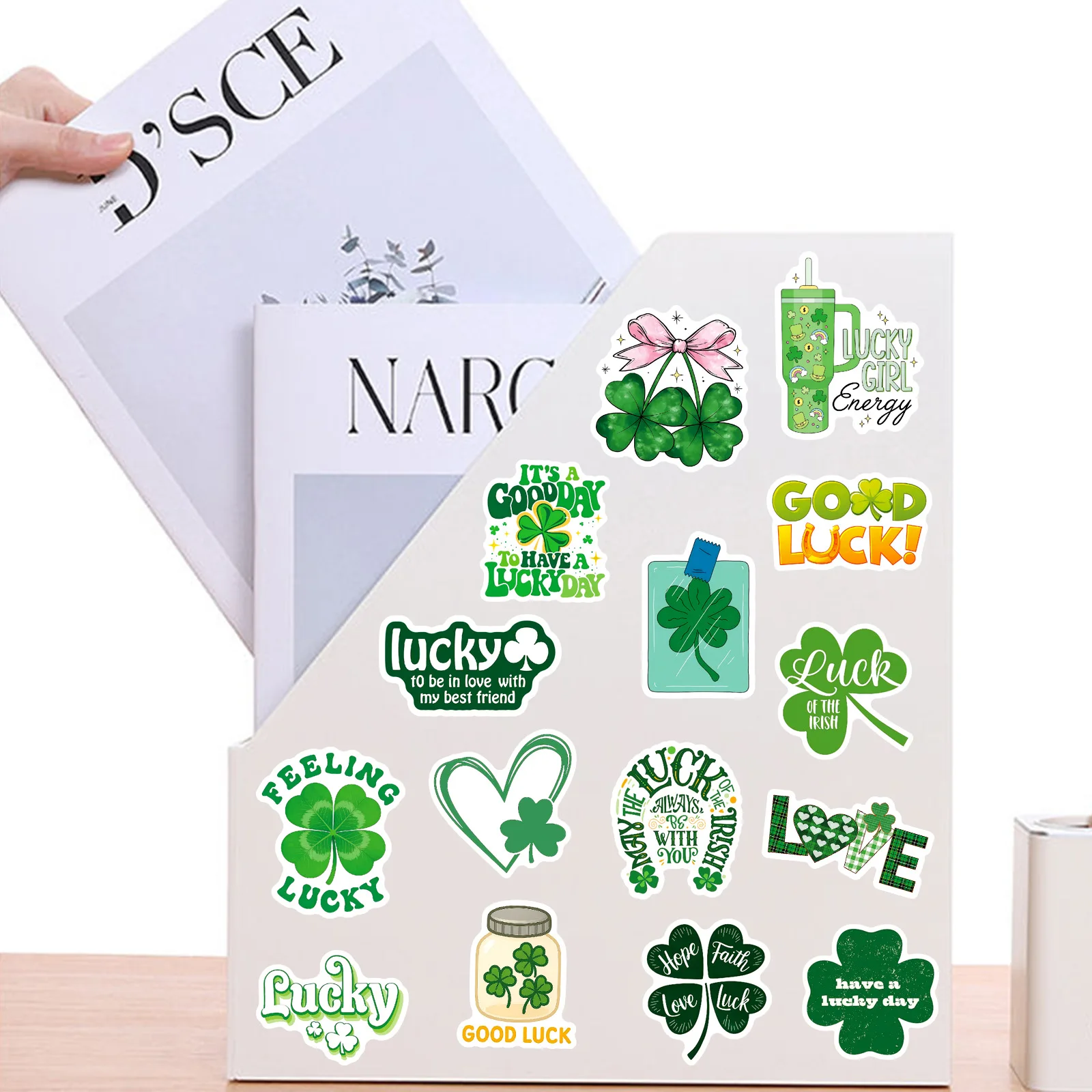 50Pcs 성 패트릭의 날 녹색 잎 행운을 빌어주세요 스티커 워터 컵 헬멧 스케이트 보드 방수 장식 핸드북 스티커