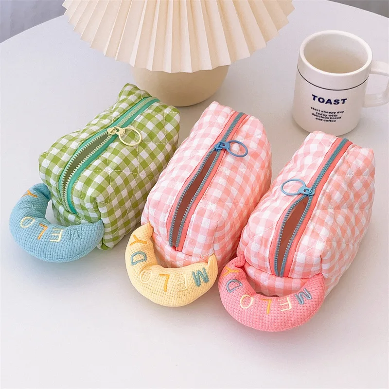 Cute Cosmetic Bag Plaid Pattern Travel Plaid Print Cosmetic Bag Makeup Storage Bag with Handle Toiletry Pouch for Women Girls