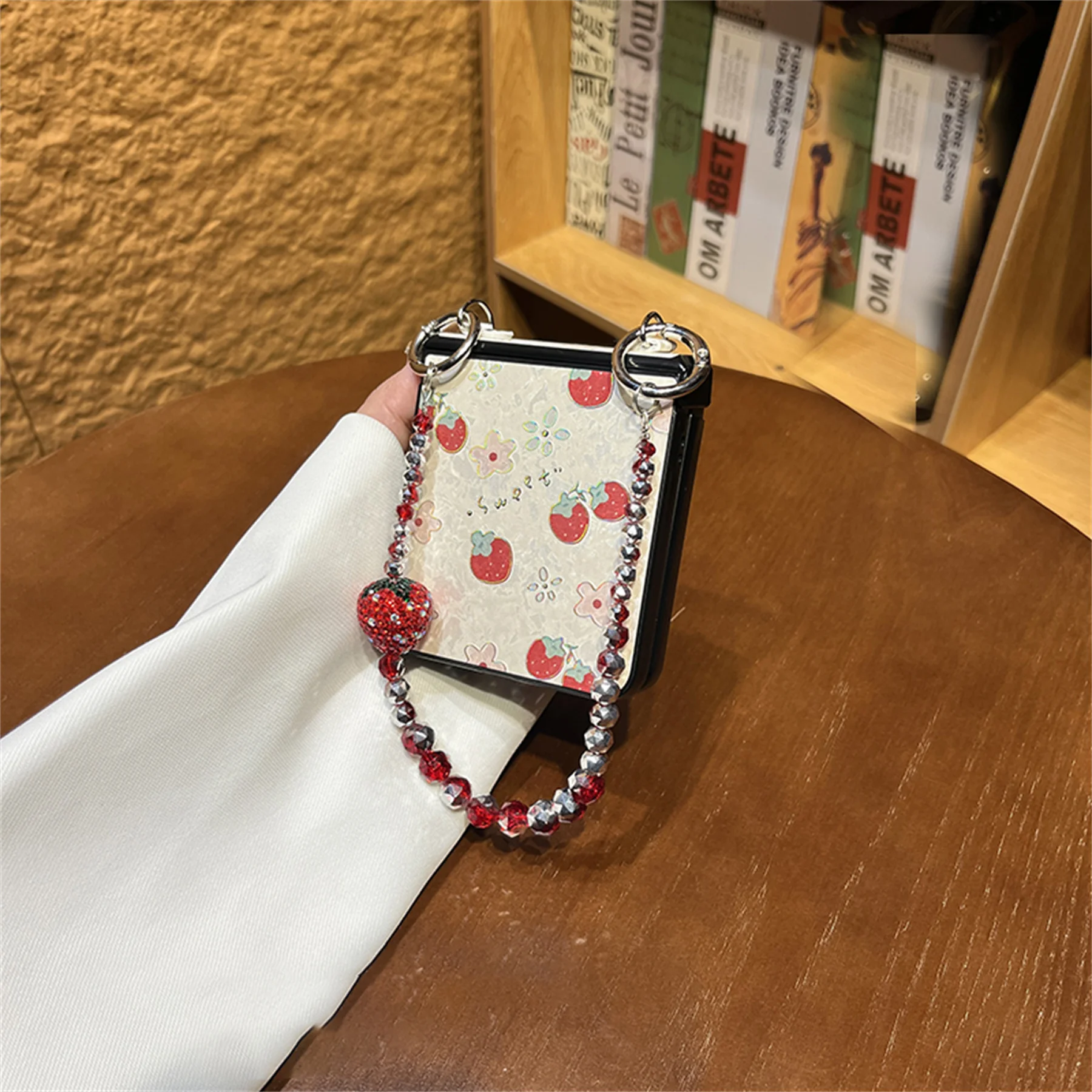 Charming Floral Glitter Phone Case with Strawberry Bracelet Chain