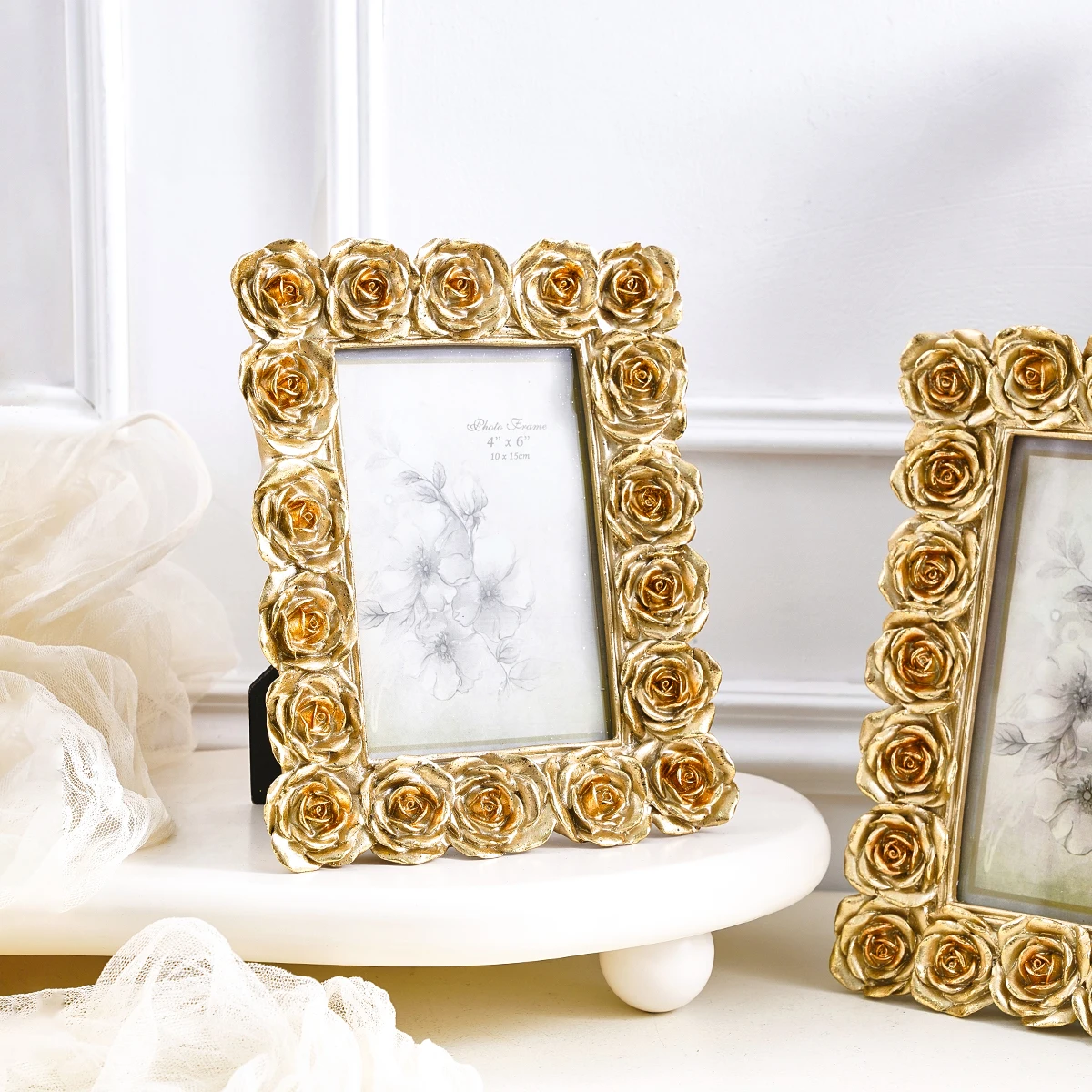 1PC, European retro golden lace decorative photo frame, suitable for both horizontal and vertical use, with a random inner paper