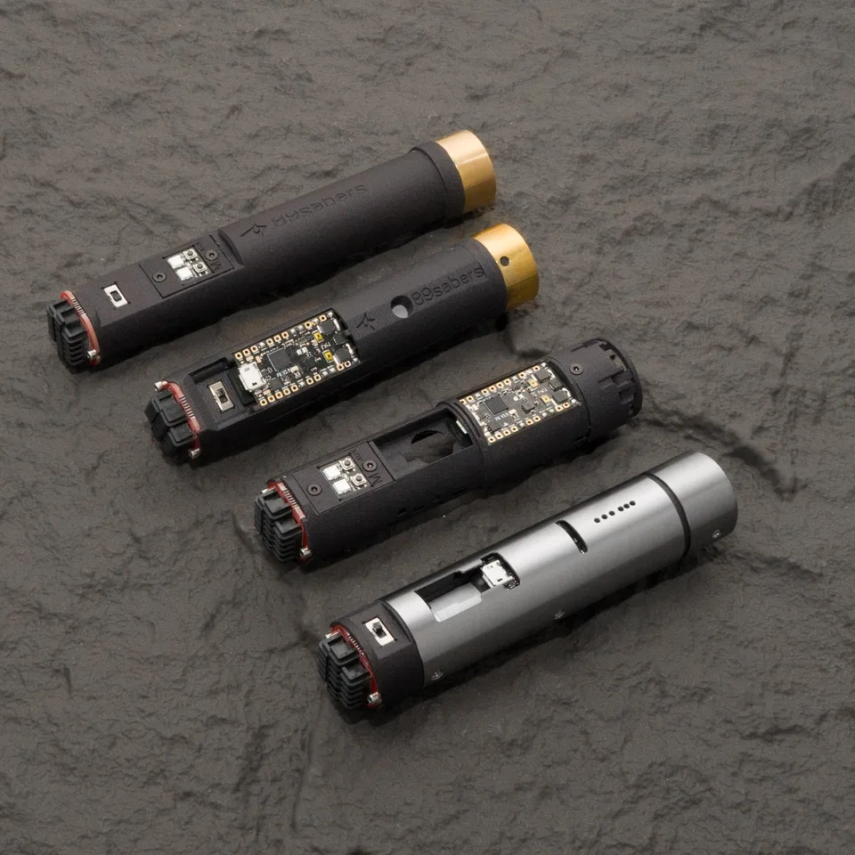 カスタム　ライトセーバー　オビワンEP3 neopixel Proffie 新品 Obi Wan Kenobi EP3 Replica Neopixel Lightsaber – Superneox®