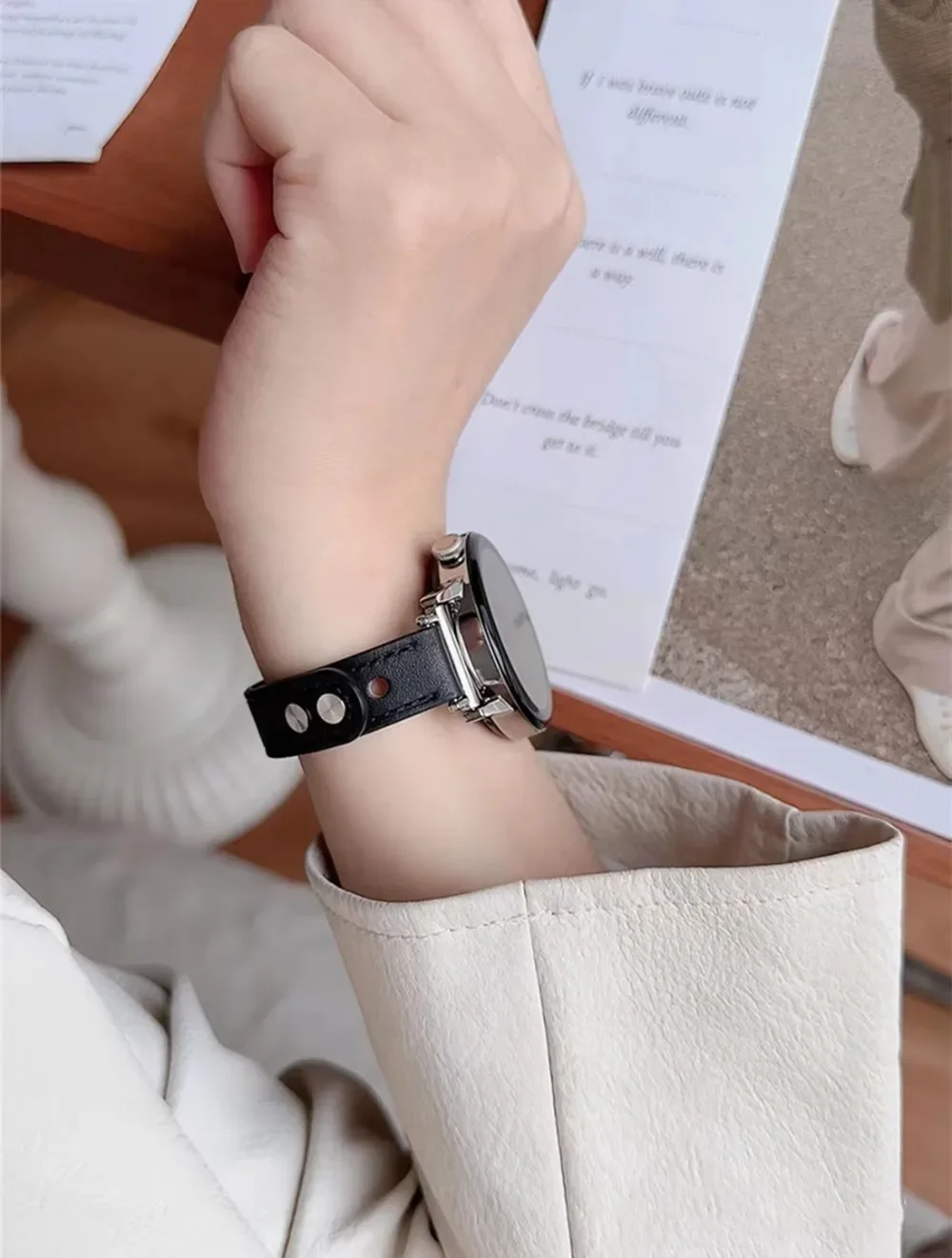 Elegant Leather Watch Strap – Slim Design for Universal Smartwatches
