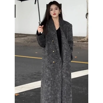 2025 Autunno e inverno Nuovo cappotto invernale grigio di fascia alta Cappotto lungo in peluche di lana con temperamento alla moda per le donne 1