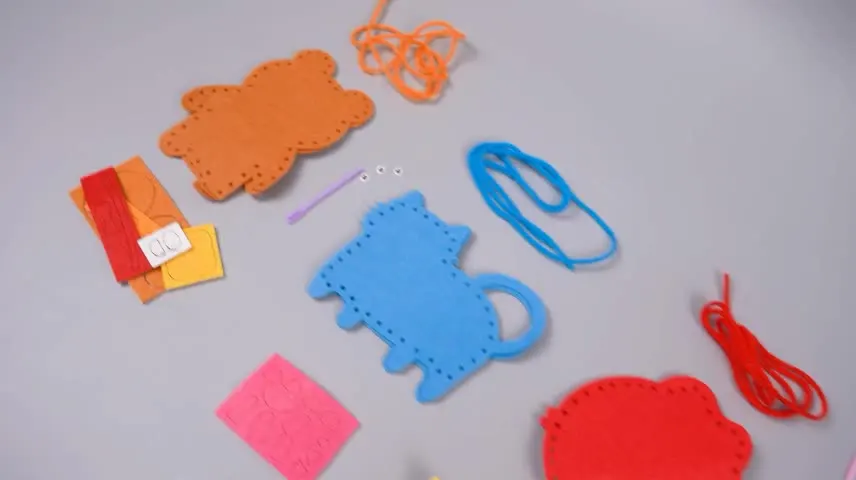 TZEKING Kit Cucito In Feltro Per Bambini 14 Pezzi – Set Creativo Fai Da Te Con Animali Morbidi, Ideale Principianti Da 6 Anni In Su Con Accessori Autoadesivi E Aghi Di Plastica - 4